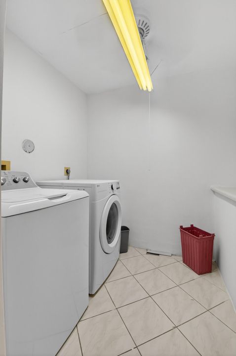 For Sale: $299,000 (2 beds, 2 baths, 1657 Square Feet)