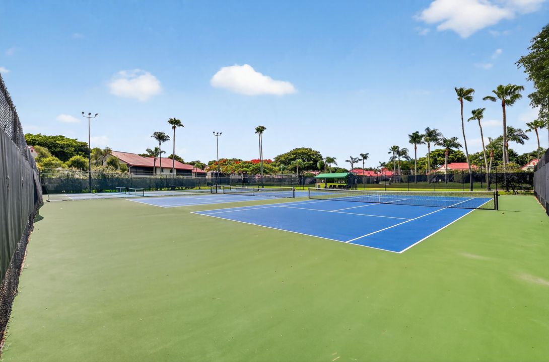 For Sale: $299,000 (2 beds, 2 baths, 1657 Square Feet)