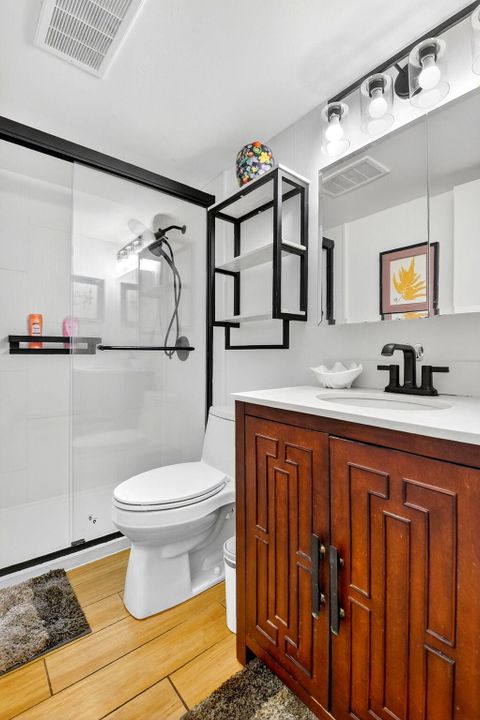 待售: $74,000 (1 贝兹, 1 浴室, 570 平方英尺)