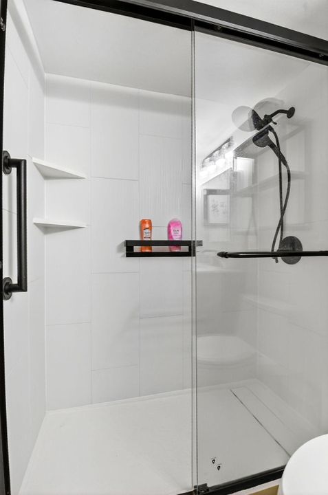 待售: $74,000 (1 贝兹, 1 浴室, 570 平方英尺)