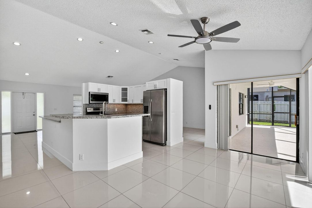 В аренду: $5,000 (4 спален, 2 ванн, 1973 Квадратных фут)