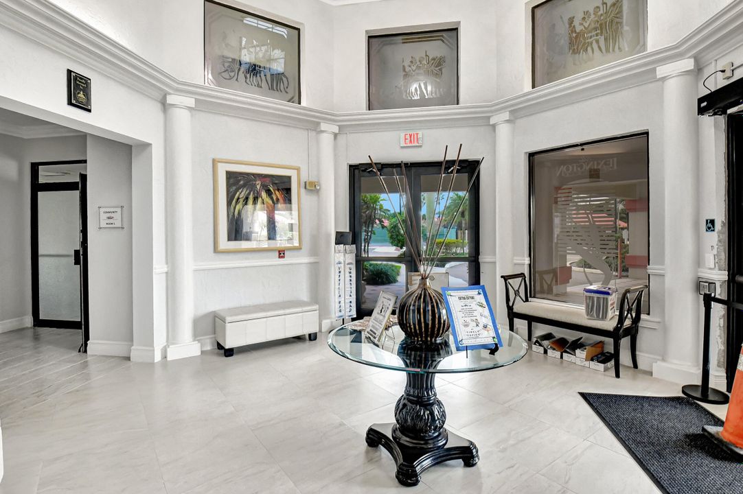 For Sale: $299,000 (2 beds, 2 baths, 1657 Square Feet)