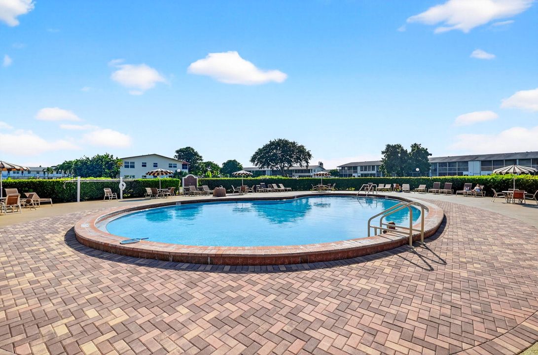 待售: $74,000 (1 贝兹, 1 浴室, 570 平方英尺)