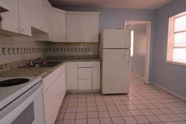 На продажу: $299,000 (3 спален, 2 ванн, 1380 Квадратных фут)