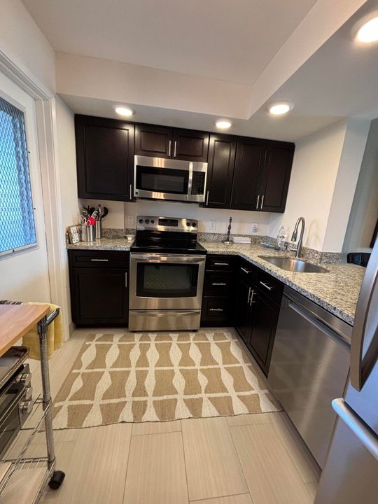 出租: $2,350 (2 贝兹, 2 浴室, 1150 平方英尺)