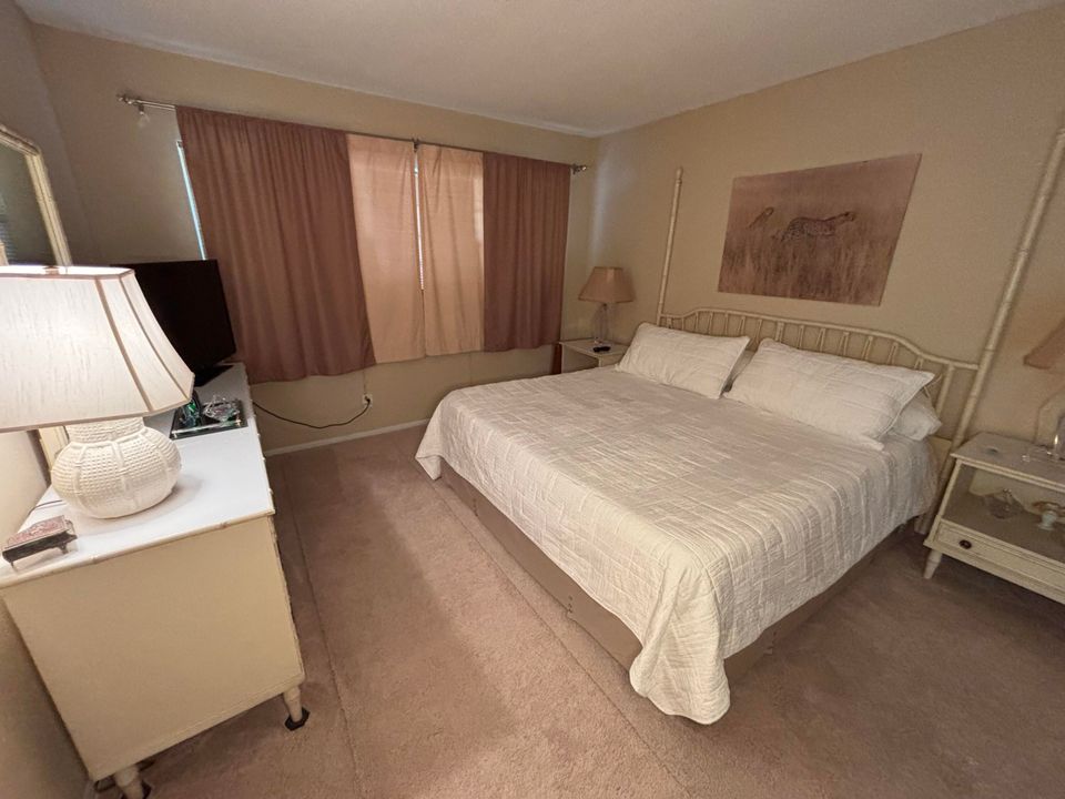 出租: $2,350 (2 贝兹, 2 浴室, 1150 平方英尺)