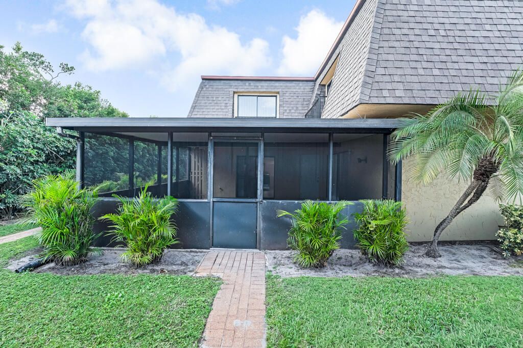 На продажу: $319,999 (2 спален, 2 ванн, 1405 Квадратных фут)