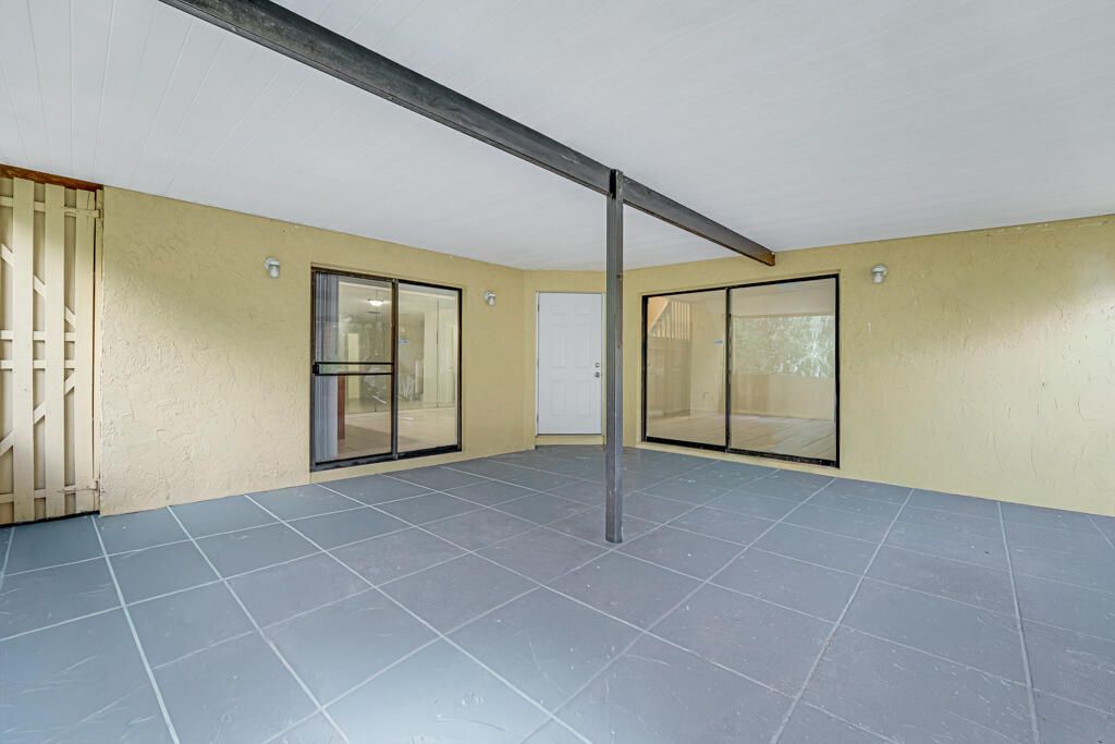 На продажу: $319,999 (2 спален, 2 ванн, 1405 Квадратных фут)