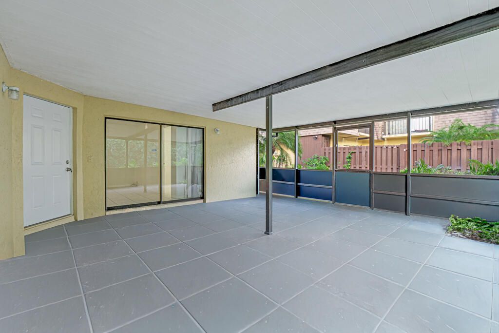 На продажу: $319,999 (2 спален, 2 ванн, 1405 Квадратных фут)