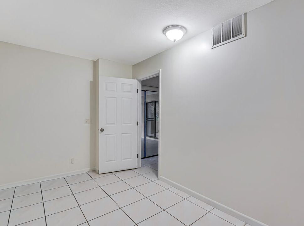 На продажу: $319,999 (2 спален, 2 ванн, 1405 Квадратных фут)