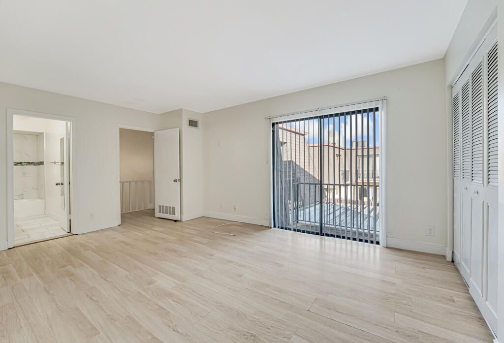 На продажу: $319,999 (2 спален, 2 ванн, 1405 Квадратных фут)