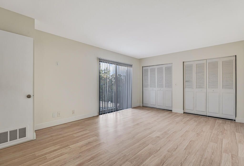 На продажу: $319,999 (2 спален, 2 ванн, 1405 Квадратных фут)