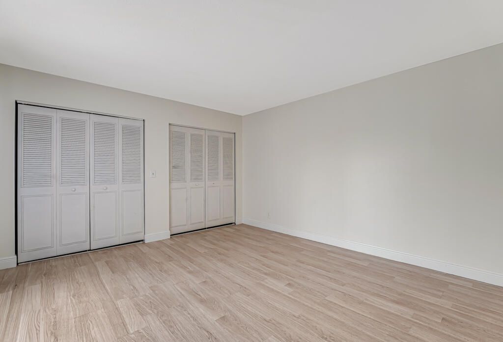 На продажу: $319,999 (2 спален, 2 ванн, 1405 Квадратных фут)