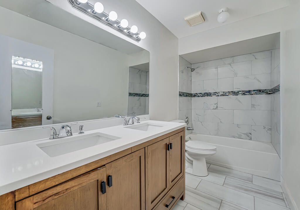 На продажу: $319,999 (2 спален, 2 ванн, 1405 Квадратных фут)