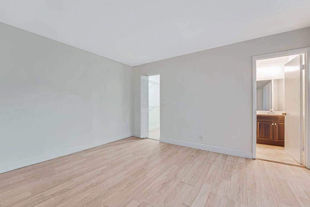 На продажу: $319,999 (2 спален, 2 ванн, 1405 Квадратных фут)