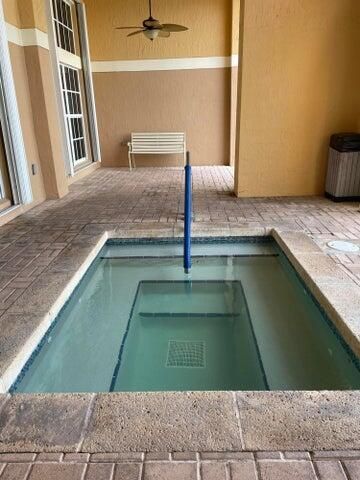 For Rent: $2,700 (2 beds, 1 baths, 901 Square Feet)