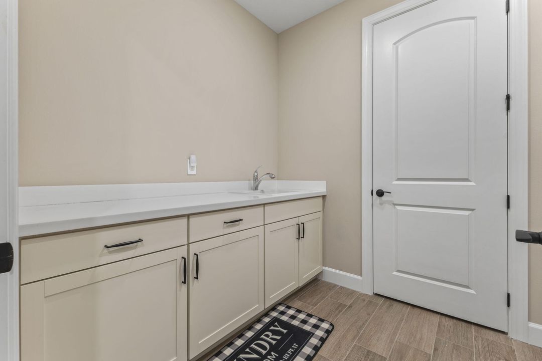 На продажу: $469,900 (2 спален, 2 ванн, 2065 Квадратных фут)