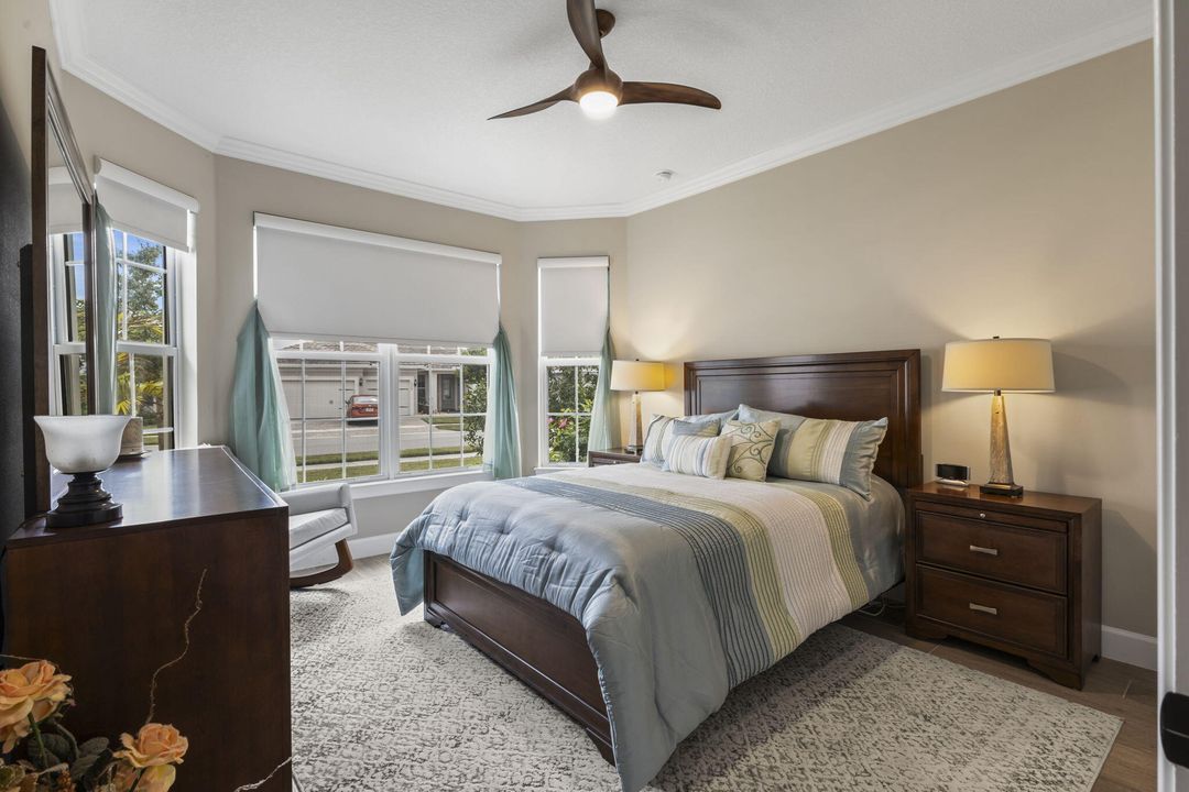 На продажу: $469,900 (2 спален, 2 ванн, 2065 Квадратных фут)