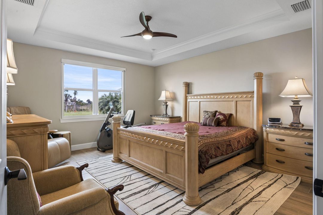 На продажу: $469,900 (2 спален, 2 ванн, 2065 Квадратных фут)