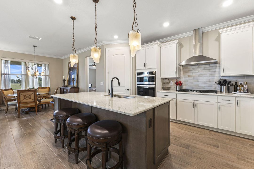 На продажу: $469,900 (2 спален, 2 ванн, 2065 Квадратных фут)