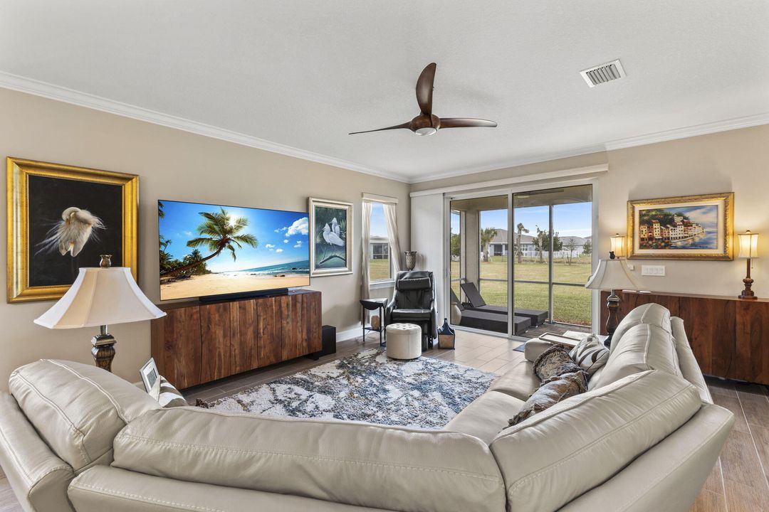 На продажу: $469,900 (2 спален, 2 ванн, 2065 Квадратных фут)