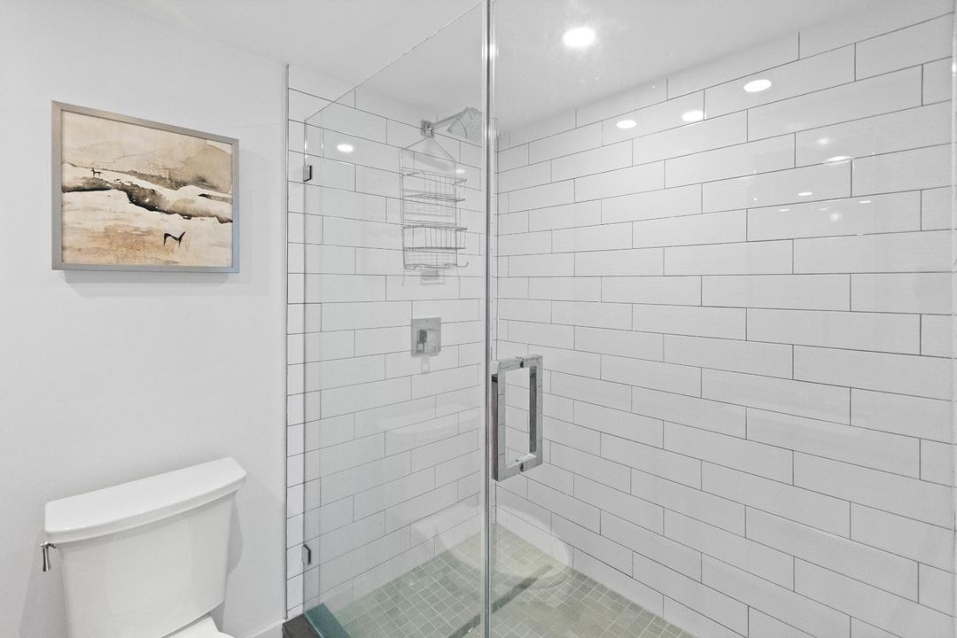 For Rent: $11,000 (3 beds, 2 baths, 2478 Square Feet)