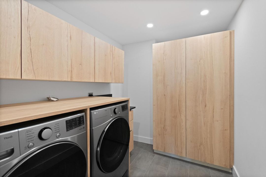 For Rent: $11,000 (3 beds, 2 baths, 2478 Square Feet)