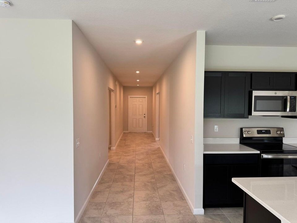 For Rent: $2,400 (3 beds, 2 baths, 1715 Square Feet)