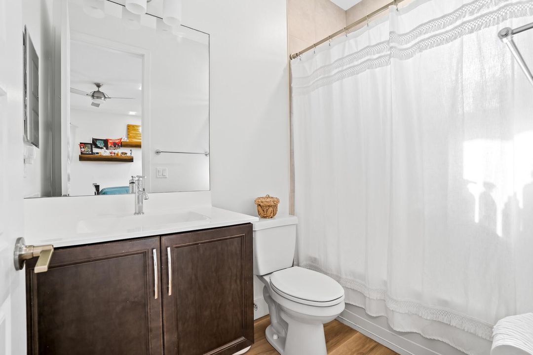 На продажу: $1,725,000 (5 спален, 5 ванн, 4032 Квадратных фут)