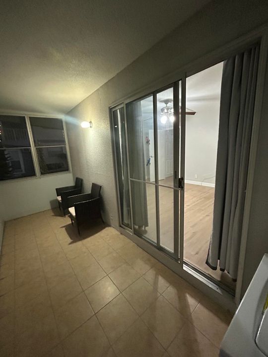 For Rent: $1,500 (1 beds, 1 baths, 720 Square Feet)