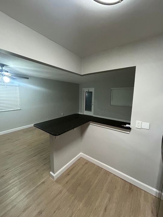 For Rent: $1,500 (1 beds, 1 baths, 720 Square Feet)