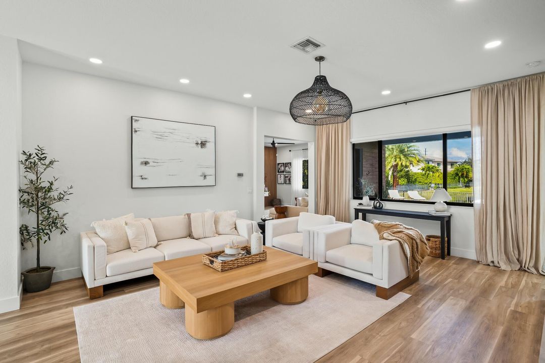 На продажу: $1,725,000 (5 спален, 5 ванн, 4032 Квадратных фут)