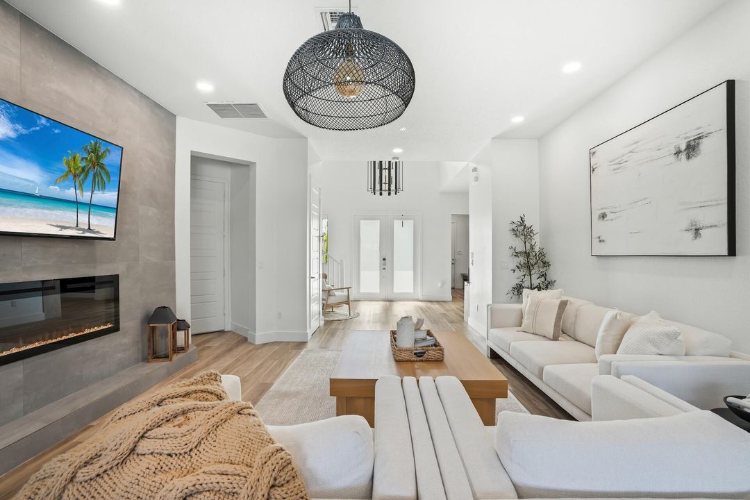 На продажу: $1,725,000 (5 спален, 5 ванн, 4032 Квадратных фут)