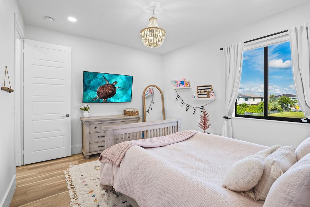 На продажу: $1,725,000 (5 спален, 5 ванн, 4032 Квадратных фут)