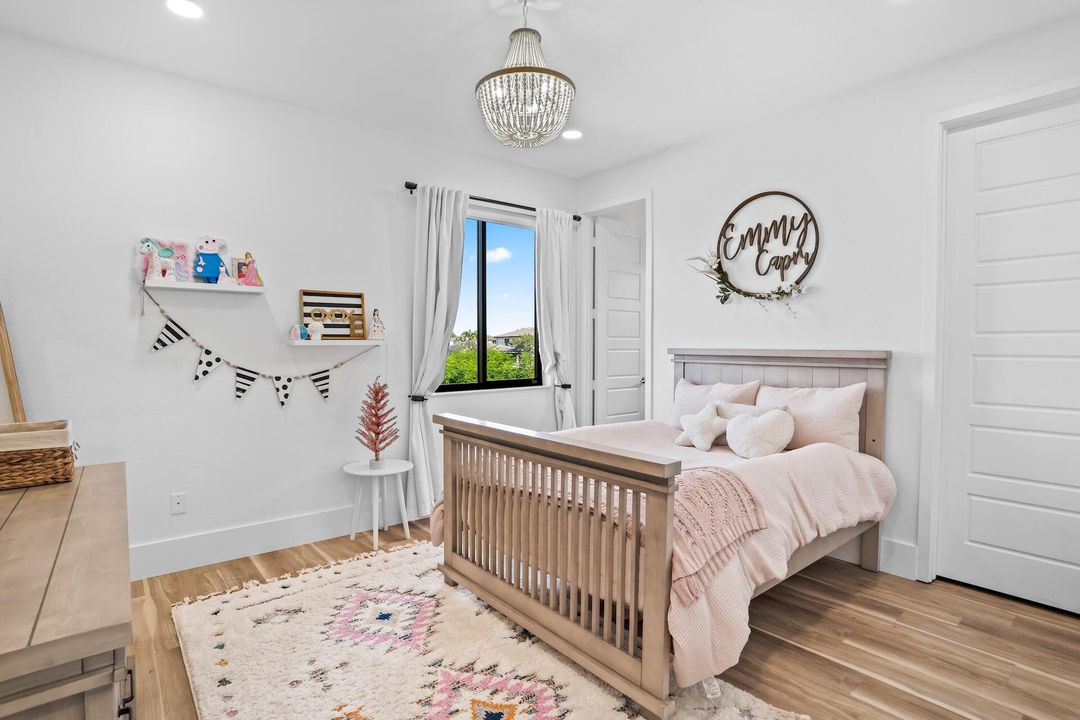 На продажу: $1,725,000 (5 спален, 5 ванн, 4032 Квадратных фут)