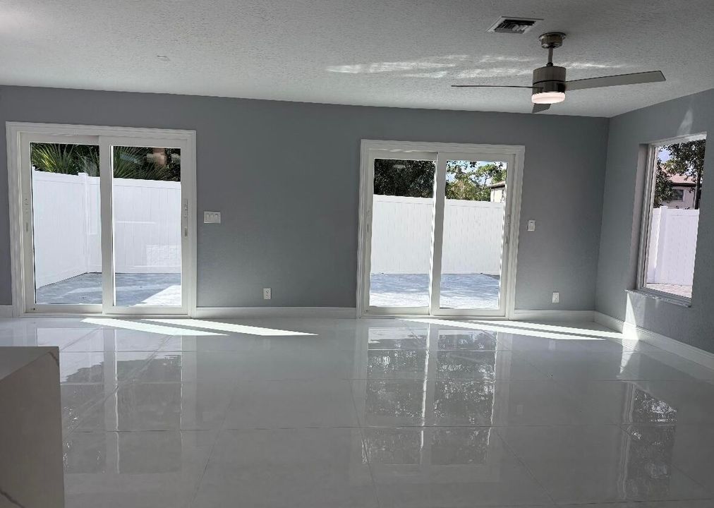 En Venta: $559,500 (3 camas, 2 baños, 1906 Pies cuadrados)