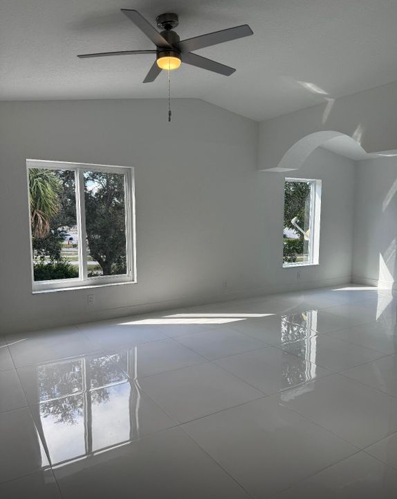 En Venta: $559,500 (3 camas, 2 baños, 1906 Pies cuadrados)