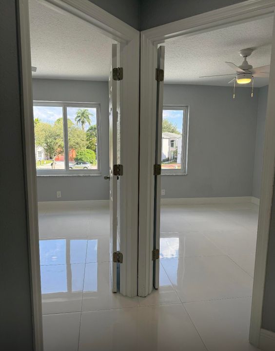 En Venta: $559,500 (3 camas, 2 baños, 1906 Pies cuadrados)