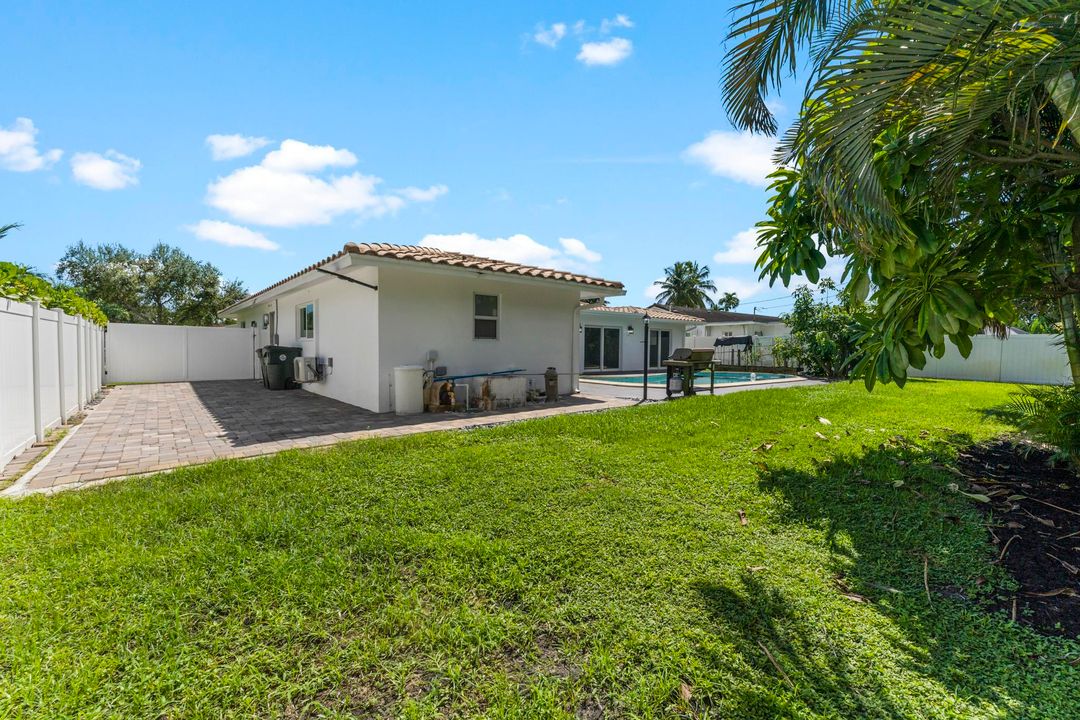 For Sale: $825,000 (3 beds, 3 baths, 1608 Square Feet)