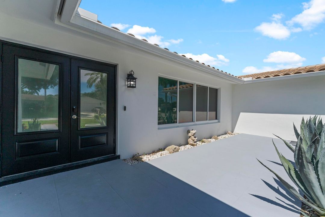 For Sale: $825,000 (3 beds, 3 baths, 1608 Square Feet)