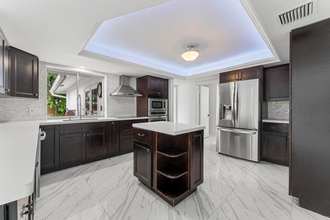 For Sale: $825,000 (3 beds, 3 baths, 1608 Square Feet)