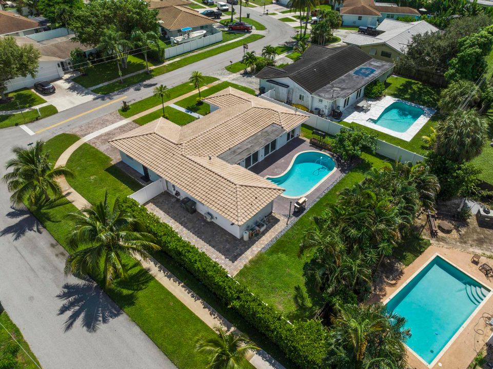 For Sale: $825,000 (3 beds, 3 baths, 1608 Square Feet)