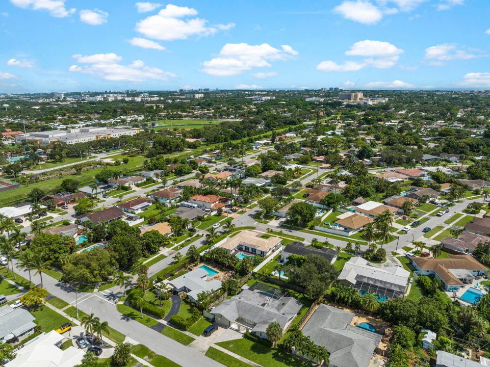 For Sale: $825,000 (3 beds, 3 baths, 1608 Square Feet)