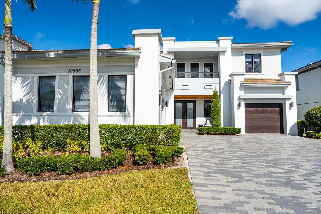 На продажу: $1,725,000 (5 спален, 5 ванн, 4032 Квадратных фут)