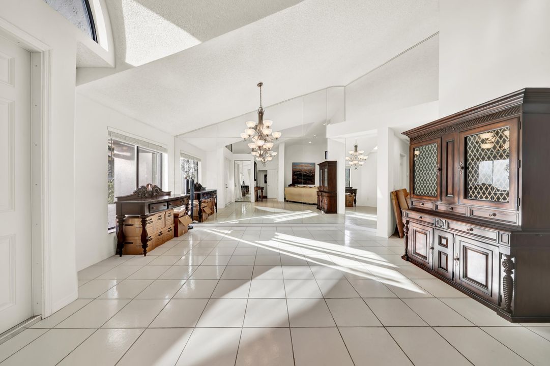 For Rent: $5,750 (4 beds, 3 baths, 2535 Square Feet)