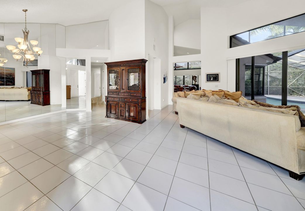 For Rent: $5,750 (4 beds, 3 baths, 2535 Square Feet)