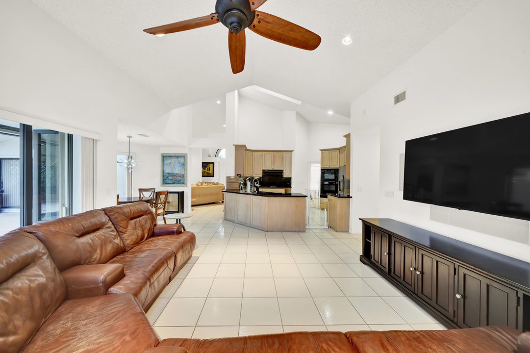 For Rent: $5,750 (4 beds, 3 baths, 2535 Square Feet)