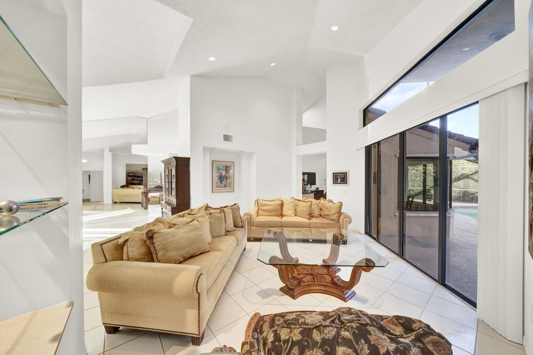 For Rent: $5,750 (4 beds, 3 baths, 2535 Square Feet)