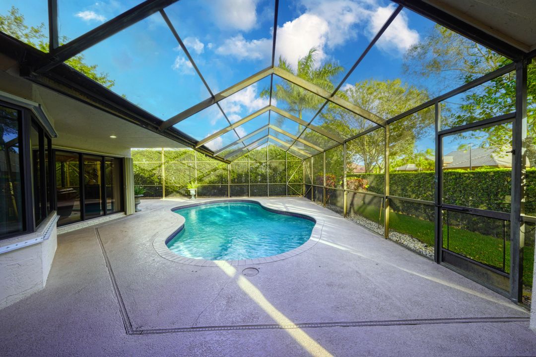 For Rent: $5,750 (4 beds, 3 baths, 2535 Square Feet)