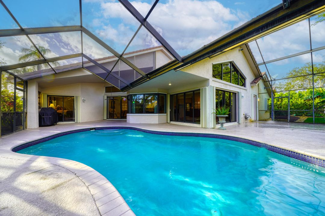 For Rent: $5,750 (4 beds, 3 baths, 2535 Square Feet)